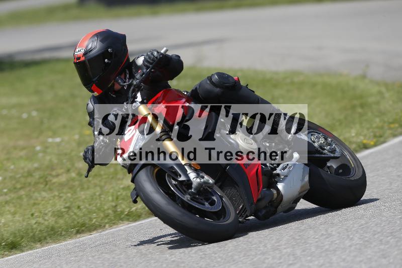 /27 12.06.2025 Ducati Schweiz Trackday Warmup  ADR/gelb-jeaune/32